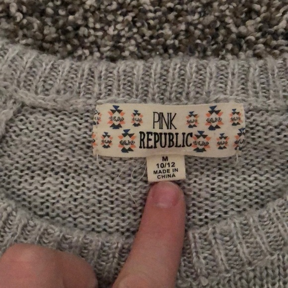 girls Medium 10/12 shoulder less top - Picture 2 of 3